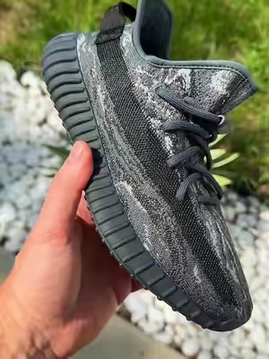 Adidas Yeezy 350 V2 #tiktokshopcreatorpicks #TikTokCreatorSearchInsightsIncentive #adidas #yeezy #yzy 