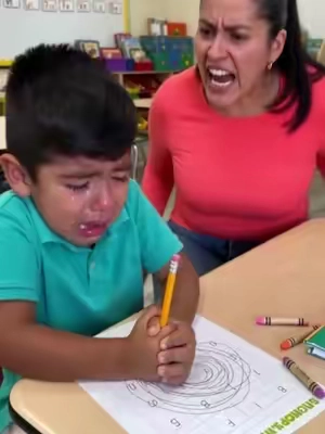 Con este conjunto de libros, los maestros y los padres no necesitan seguir mirando a sus hijos para practicar. #kindergarten #timetome #MomsofTikTok #preschool #handwriting  