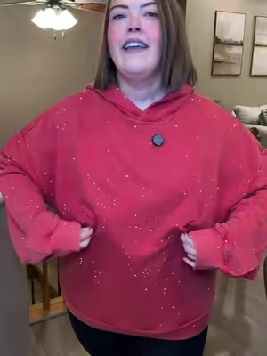 Like are you kidding me? It’s giving girly sparkly rhinestone without being tacky and in your face 👏🏼✨💅🏼  #rhinestonehoodie #oversizedhoodie #schoolcolors #rhinestones #sparklyhoodie 