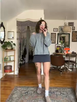 So fun to style for fall
#miniskirt #falltransitionoutfit #falloutfitinspo #skort #skortoutfit 
