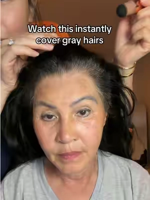 When you’re in a hurry or just need a quick touch-up, this makes covering those grays so easy! It’s a dark brown powder that does a great job of instantly covering gray strands and blending them in. Super easy to use and perfect for those in between color days @tarte cosmetics #tartecosmetics #grayhair #roottouchup #hairconcealer #graycoverage 
