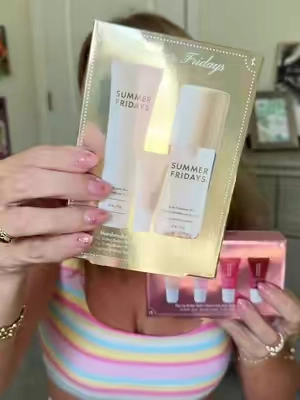 Summer Fridays mini holiday sets are hereeeee! Free mini canvas tote while supplies last on TikTok only! @Summer Fridays #summerfridaysholidayset #summerfridaysminis #summerfridays 