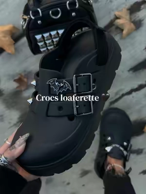 OBSESSED 🖤 if you’re a half size then size down! @Crocs #crocs #falloutfitinspo #altoutfits #altmom #clogs 