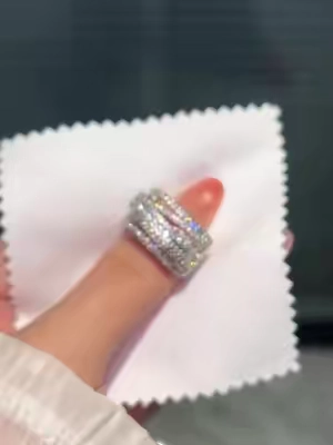 Why is this my new everyday ring?#rings #engagementring #travelring #jewelry #giftguide 