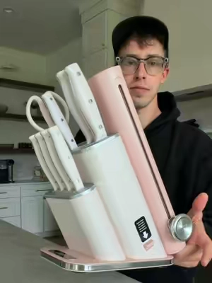They finally made them in pink but im sure these are going to sell out quick #knifeset #ninjaknifeset #kitchenknifeset #kitchenknife #ninjaneverdull 