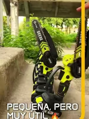 Una motosierra grande solo para unas ramas? No, gracias.  Esta pequeña SEESE es todo lo que necesito para los trabajos rápidos del jardín. 🌳🪚#MiniChainsaw #YardWork  #YardCleanup #PowerTools #toolupgrade  