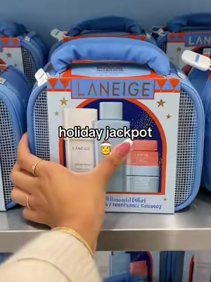 gifts for the girlies >>> #laneige #skintok #giftsforher #stockingstuffers #falldealsforyou Laneige gift sets are here! Their holiday gift sets are perfect for skincare stocking stuffers 
