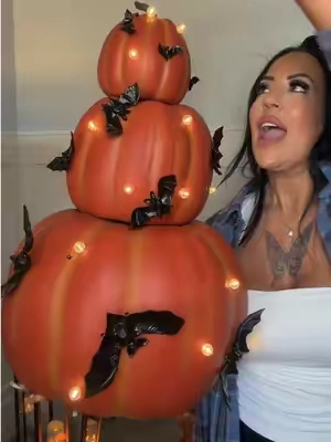 Light-up stackable pumpkins that look even better after dark 🎃✨ #LightUpPumpkins #StackablePumpkins #HalloweenDecor #PumpkinDecor #HalloweenDecorations 