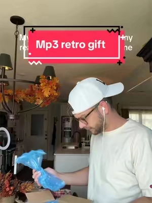 Yalll I did not expect to get this gift I’ve been wanting the retro mp3 player so much, it’s so iconic and y2k #retro #mp3 #Tech 