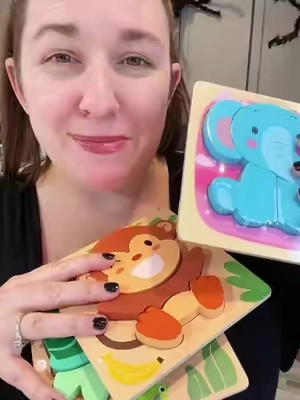 Wooden toddler puzzles are so fun and a great busy activity #toddlerpuzzles #woodenpuzzles #toddlertoys #toddlermom #tiktokshopstockup 