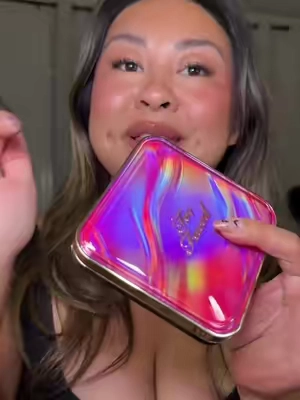 Omg this too faced berries blush palette! Limited edition! A must have in your collection💖🎀🥹 #toofaced #toofacedcosmetics #holidaypalette @Too Faced 