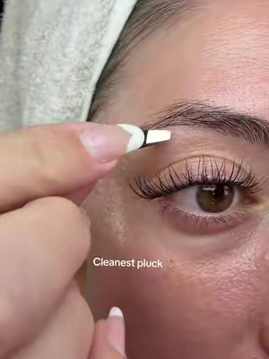 Seriously the best tweezers 🥰 #eyebrows #tweezers 