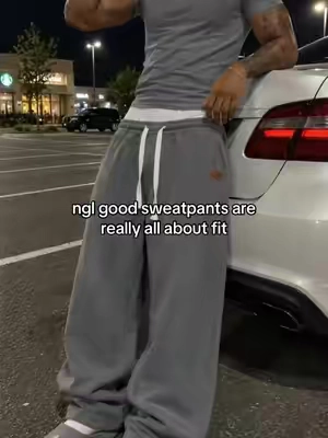 fit on these is crazy #sweatpants #baggypants #widelegpants #menswear #fyp 