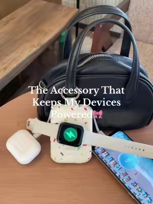 Your handbag’s new must-have portable accessory#BagEssentials #PortableCharger #AccessoriesForWomen #GadgetsParaMujer #ImprescindiblesDeBolso