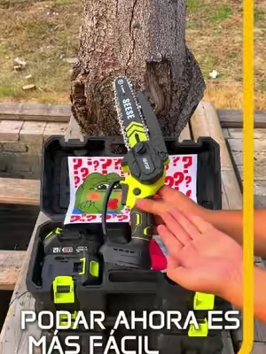 Esta pequeña SEESE es todo lo que necesito para los trabajos rápidos del jardín. 🌳🪚#MiniChainsaw #YardWork  #YardCleanup #PowerTools #toolupgrade  