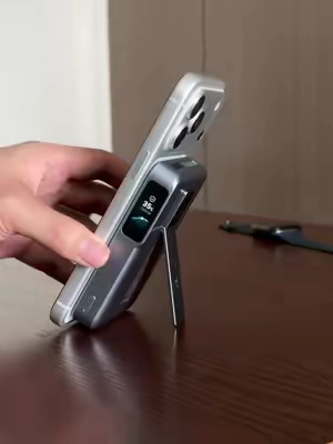 If your wireless power bank gets hot and slow, you need to get this#AnkerMagGo2Pro #wirelesscharging #magsafepowerbank #wirelesspowerbank #anker 
