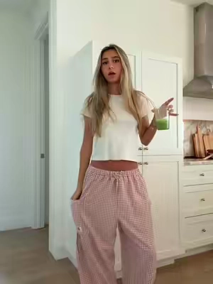 lovee how comfy these pants are & the pattern is so cute!! perfect for everyday🌸⭐️ #fitinspo #pants #comfy #outfitideas #pinterest 