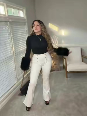 Fur bodysuit ! Estira tengo talla small #Tiktokshopcreatorpicks #fashionnova #bodysuit #OOTD #outfit 