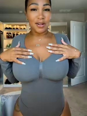 #shapewear #bodysuitshapewear #feelingirl #bodysuit #tiktokcreatorpicks 