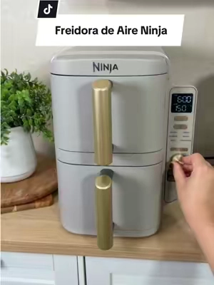 La Ninja DoubleStack XL tiene dos canastas, capacidad total de 10 QT y permite preparar hasta cuatro alimentos al mismo tiempo. Su diseño vertical ayuda a aprovechar mejor el espacio de la cocina @Ninja Kitchen  #NinjaKitchen #NinjaDoubleStack #AirFryer #tiktokshopcreatorpiks #tiktokshopstockup