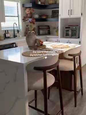 A little luxury without remodeling 🤍✨ #kitcheninspiration #kitchenisland #kitchenaesthetic #kitchenupgrade #cozykitchen 