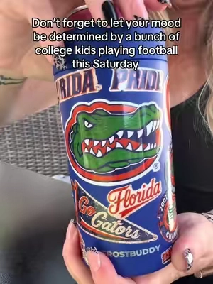 Let’s go Gators 👏🏼👏🏼💙🧡🏈🐊 #gatorsfootball #floridagators #gogators #universityofflorida #CollegeFootball 
