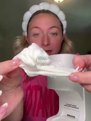 quite literally the best feeling ever 🧖🏼‍♀️ #hottowel #facetowel #skincare #towelwarmer #giftforher 