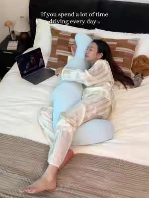 Who else wakes up sore every morning as a side sleeper? This pillow is heaven 🥹 #SideSleeper #BackPainRelief #SleepHack #bedroommusthave 