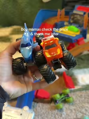This monster jam track will be at the top of all our boy’s lists!! Might as well get it on sale! #boymom #giftsforkids #racetrack #monsterjam #monstertrucks 