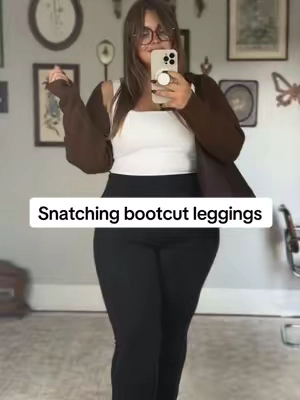 Soo smoothing and flattering and perfect for holding in the tum @Halara_official #halara #halaraleggings #flareleggings #falloutfits #plussizefashion 