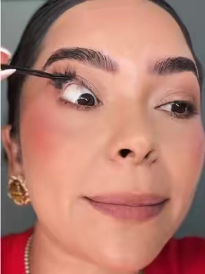 Respuesta a @Wanda Burgos ⬆️ Las pestañas que no necesitan pegamento y con de larga duración 😍.  . . . . . #lashes #lashestutorial #mabellrodriguez #mabelltips #cofierlashes 