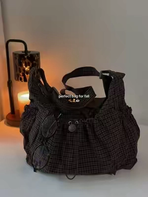 #fallbag #fallvibes #fallseason #girlyfinds #crossbodybag 