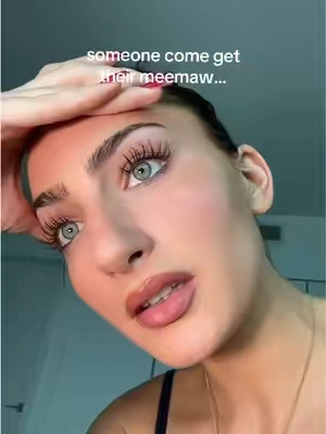 Me: 👁️👄👁️ 