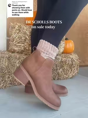 Replying to @wendygstamp here’s a little walking! #drscholls #boots #bootsforfall #tiktokshopcreatorpicks 