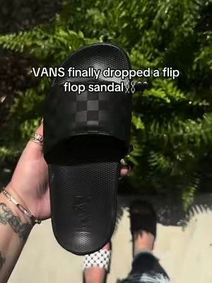 @vans checkered la costa slides 