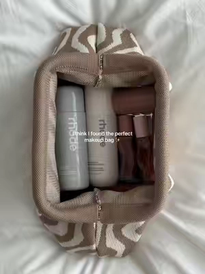 I’m obsessed 🥹 #makeupbag #forthegirls #justgirlythings #makeuppouch #pouch 