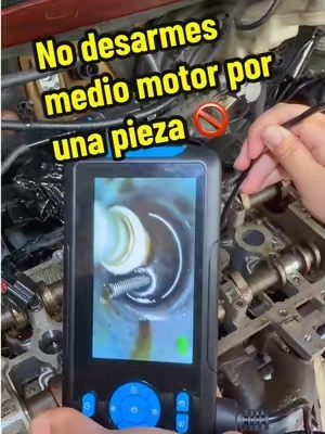 Un salvavidas para el que arregla carros 🏆 Miren esto: estoy revisando el motor con este endoscopio, y hay un tornillo perdido adentro. No puedo dejarlo ahí 🔩😱 #Endoscope #Borescope#MagneticRetrieva#TikTokShopBlackFriday #discoveryourgift