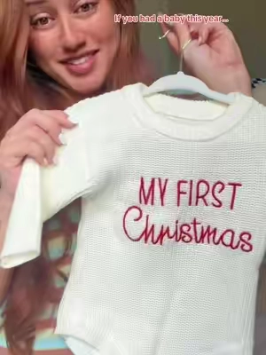You need this🥹🥹🥰 #2026babies #pregnanttok #myfirstchristmas #firstchristmas #babysweater 
