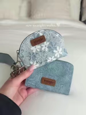 in love with this new wrangler wallet 🫶 #wrangler #wallet #wranglerwallet #wristlet #westernfashion 