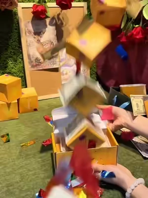 Amazing pop‑up birthday box! Surprise your family and friends on their special birthday.
 
 #BirthdayPopUpBox #BirthdaySurprise #SurpriseGiftBox #BirthdayGifts #GiftForFriends 