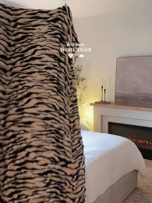 a neutral tiger dreamer?! yes please ☁️🐅 @Comfrt  #softblanket #neutralaesthetic #bedroominspo #weightedblankets #cozyaesthetic 
