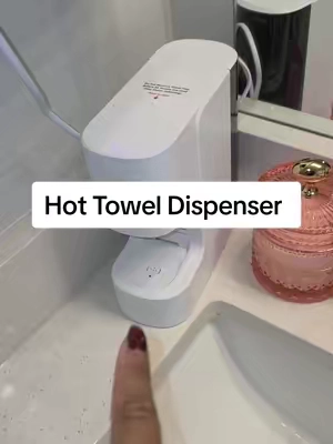 I'm obsessed 😍  #disposablefacetowel  #hottoweldispenser #morninghacks #bathroomessential 