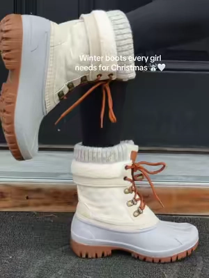 They’re already selling out of the beige pair! So don’t wait if you’ve been wanting these for winter☃️❄️ ##winterboots##winter##christmas##snowboots##holidays