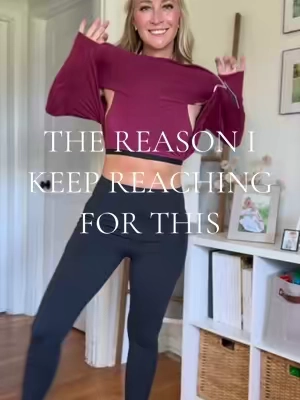 BUILT IN BRA + COVERS THE BOOTY 🍑!! 👏🏼👏🏼👏🏼 *based on reviews, size down if smaller busted and stay tts or size up if larger busted. @Halara_official #halara #halaralistens #autumnoutfits #builtinbra #womenstop 