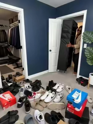 One rack for all your favorite kicks. #shoes #tennisshoes #shoerack  #organize #kitsure 