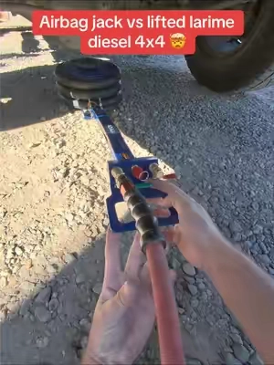 These airbag jacks are beast! 🦍 #liftedtrucks #mechanic #dieselmechanic #vevor #tiktokshopcreatorpicks 