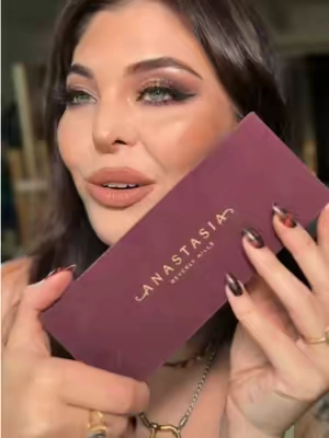 The price on this palette is SO GOOD rn! Run!! 🤎🍂 @Anastasia Beverly Hills #abh #anastasiabeverlyhills #eyemakeup #fallmakeup #2016makeup 