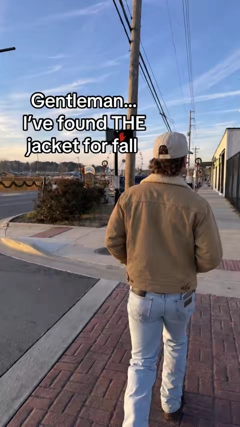 Gentleman you’ll be thanking me later 🤝 #fall #coat #men #viralvideo 