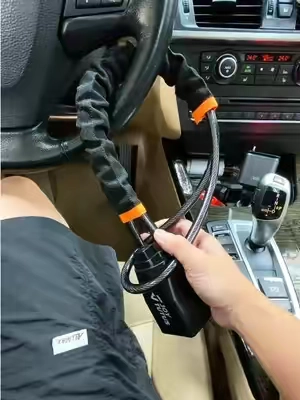 🚗🔒Esta es la forma más económica de proteger el coche. ¡Todos los coches deberían estar equipados con este candado de seguridad! #steeringwheellock #carmusthaves #tiktokmademebuyit #dealsforyoudays #caraccessories 