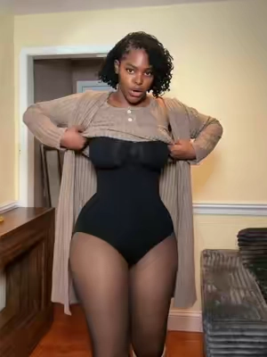 All that snatching and you still can’t clock the faja 😮‍💨 THAT’S the point.
#Faja #InvisibleShapewear #Shapewear #CurvyStyle #TikTokShopFinds 